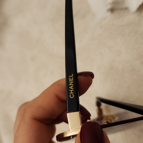 Chanel sunglasses - Picture 8 of 11